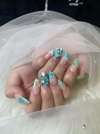 ネイル NiJi Nailsのネイルデザイン