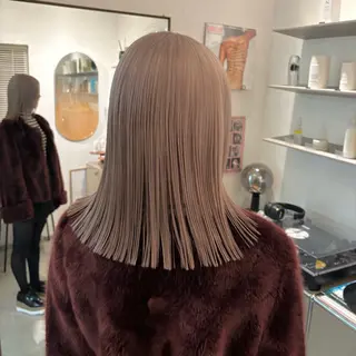 ミディアム カラー YUNA /レイヤーカットのヘアスタイル