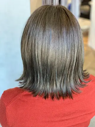 ショート カラー LUXBE LUCEのヘアスタイル