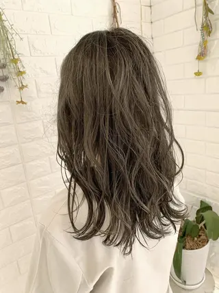 ロング カラー ハイトーン/ブリーチ 山崎 悠次のヘアスタイル