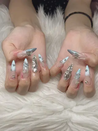 ネイル Lee Nailsのネイルデザイン