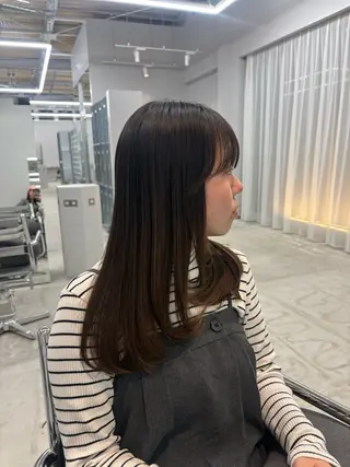 ロング M Y Uのヘアスタイル
