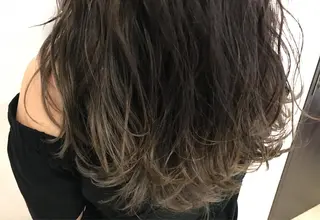 セミロング カラー Oopsレイヤー 加藤澄都のヘアスタイル