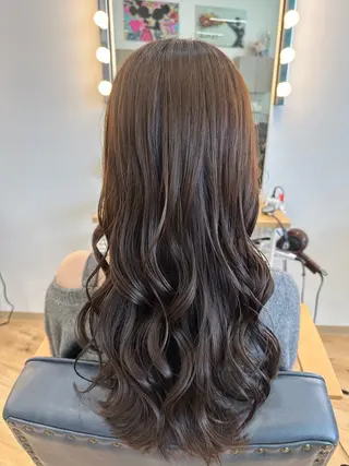 ロング Azule なつめのヘアスタイル