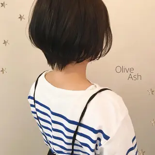 ショート カラー 市川 千夏のヘアスタイル