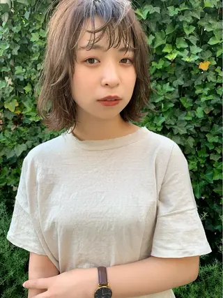 ミディアム カラー 榑松 恵里のヘアスタイル