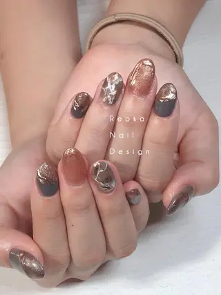ミディアム ネイル Blowe ニュアンスのネイルデザイン