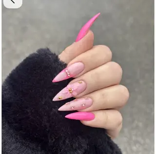 ネイル Blingg NailStudioのネイルデザイン