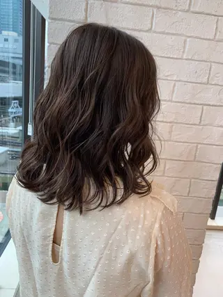 セミロング カラー 韓国レイヤー×艶髪 ハイトーンRyukiのヘアスタイル