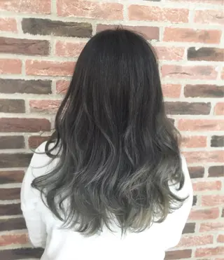 ミディアム セミロング カラー メンズ特化美容師 カラー専門ぺーターのヘアスタイル