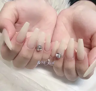 ネイル &ME ネイルサロンのネイルデザイン