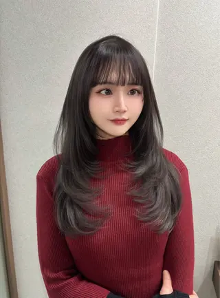 ロング カラー 友田 那都のヘアスタイル