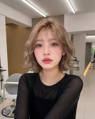 パーマ パーマ特化💎 と韓国レイヤーまなかのヘアスタイル