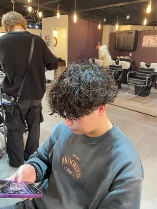 ショート ツイスパ/シャドウ 新井のヘアスタイル