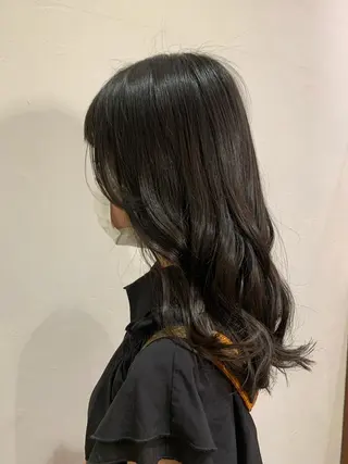 ロング 小西 美帆のヘアスタイル