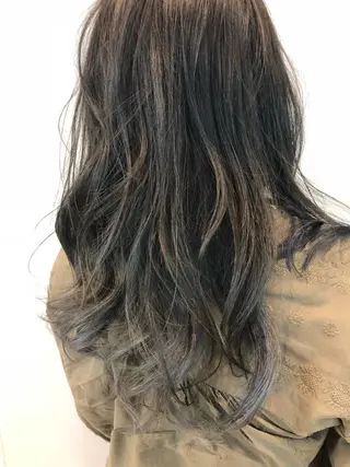 ロング カラー 荒清  圭以のヘアスタイル