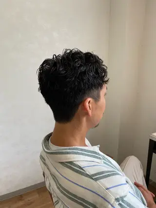 ショート パーマ メンズ 矢部 萌深のヘアスタイル