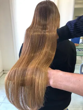 ロング 安田 さやかのヘアスタイル