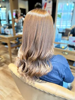 セミロング ブリーチ・カットモデ ル募集中🫧高口小春のヘアスタイル