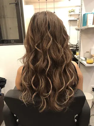 セミロング 100%高級人毛使用 LANIUMEDAのヘアスタイル