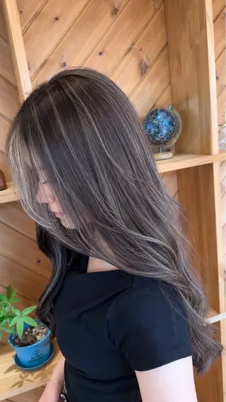 ロング 塩本 琴音のヘアスタイル