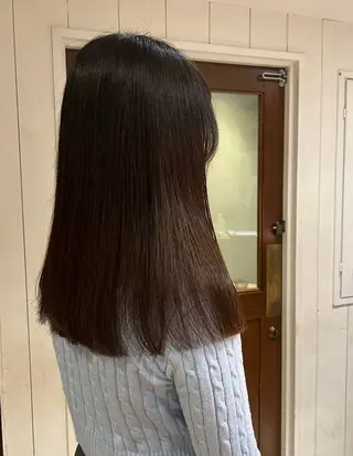セミロング yusa🌿‬レイヤ ー/赤みなしカラーのヘアスタイル