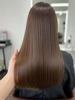 カラー Helena みなつのヘアスタイル