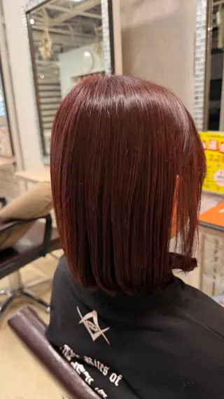 ミディアム カラー 黒井 瑠菜のヘアスタイル