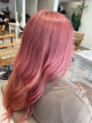 ロング カラー 東 歩音のヘアスタイル
