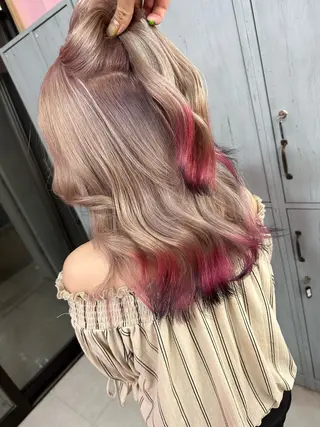 セミロング カラー ブリーチ特化🌈 MANATOのヘアスタイル