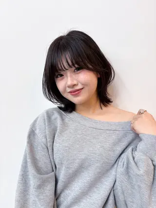 ミディアム minmi .SUIのヘアスタイル
