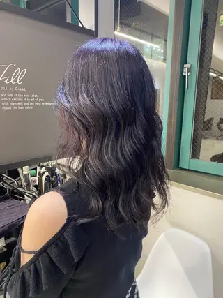 ロング カラー noa 寒色系カラーブリーチのヘアスタイル