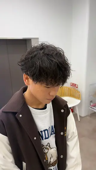 パーマ メンズ 艶カラー/レイヤー/ KIRATO🦈🎧のヘアスタイル