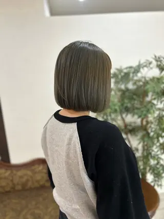 ショート カラー 赤星 さえのヘアスタイル