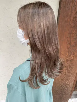 セミロング しもかわ かほのヘアスタイル