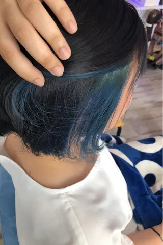 カラー 白井 つづりのヘアスタイル