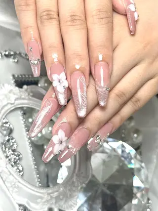 ネイル ルシイ🎀新宿長さ 出しパーツ専門店のネイルデザイン