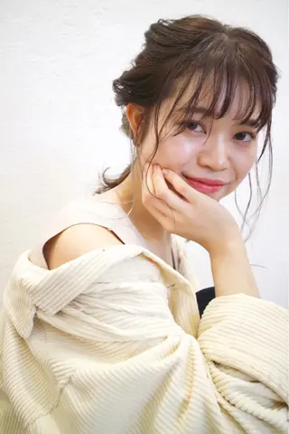 ミディアム ヘアアレンジ fio マナミのヘアスタイル