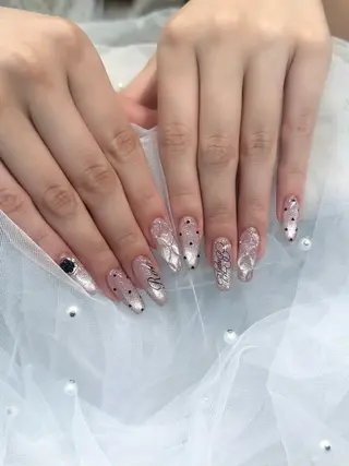 ネイル 𝒚𝒖𝒛𝒖 ˖ ࣪⊹のネイルデザイン