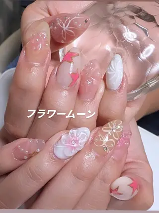 ネイル フラワー ムーンのネイルデザイン