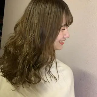 ミディアム 🤎小顔レイヤー /ベージュ🤎友香のヘアスタイル