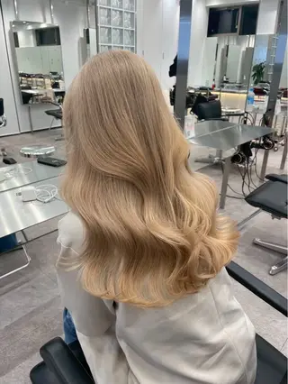 セミロング 渋谷ブリーチカラー✨ sara💛のヘアスタイル