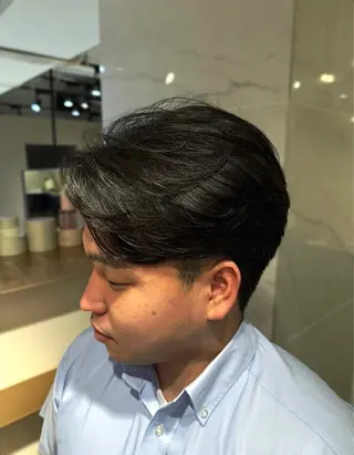 ミディアム パーマ 楠見 綾太郎のヘアスタイル