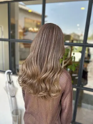 ロング カラー 井上 花音のヘアスタイル