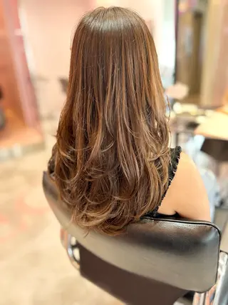セミロング 艶髪レイヤーカット ✨MOMOE✨️のヘアスタイル