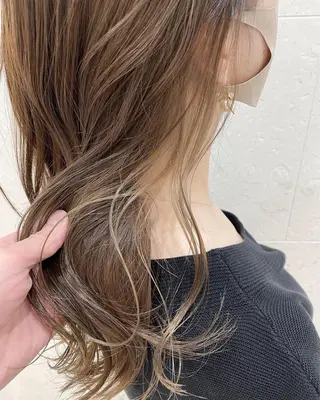 ロング カラー 斉藤 貴也のヘアスタイル