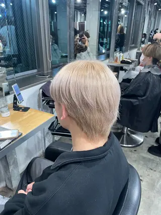 ショート カラー メンズ ハイトーン 横浜💞ミオのヘアスタイル