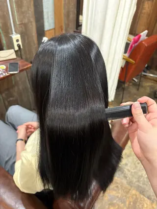 ロング カラー 藤井 セリのヘアスタイル