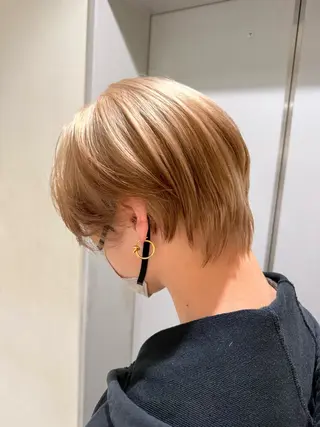ショート カラー ハイトーンレイヤー 顔まわりSOTAのヘアスタイル