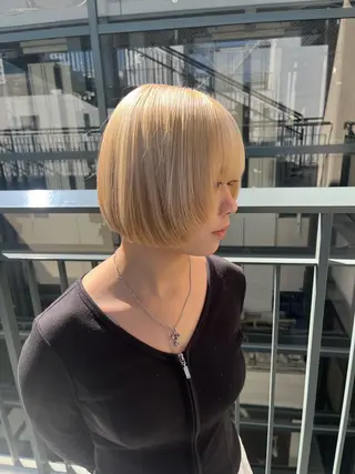 ショート カラー 透明感カラー 🫧ゆうしん/平尾のヘアスタイル